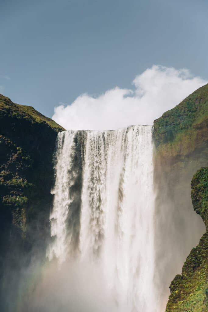 Cascade incontournable en Islande : Skogafoss,