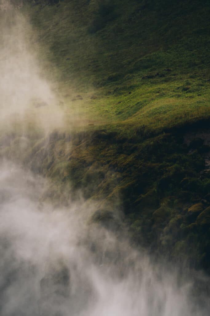 Kvernufoss, Islande